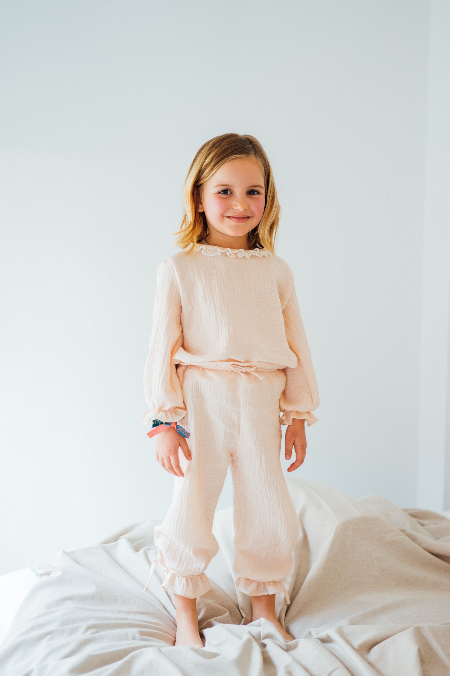 Pantalón beige niña