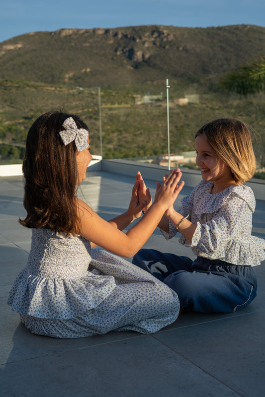 Camisa volante flores niña
