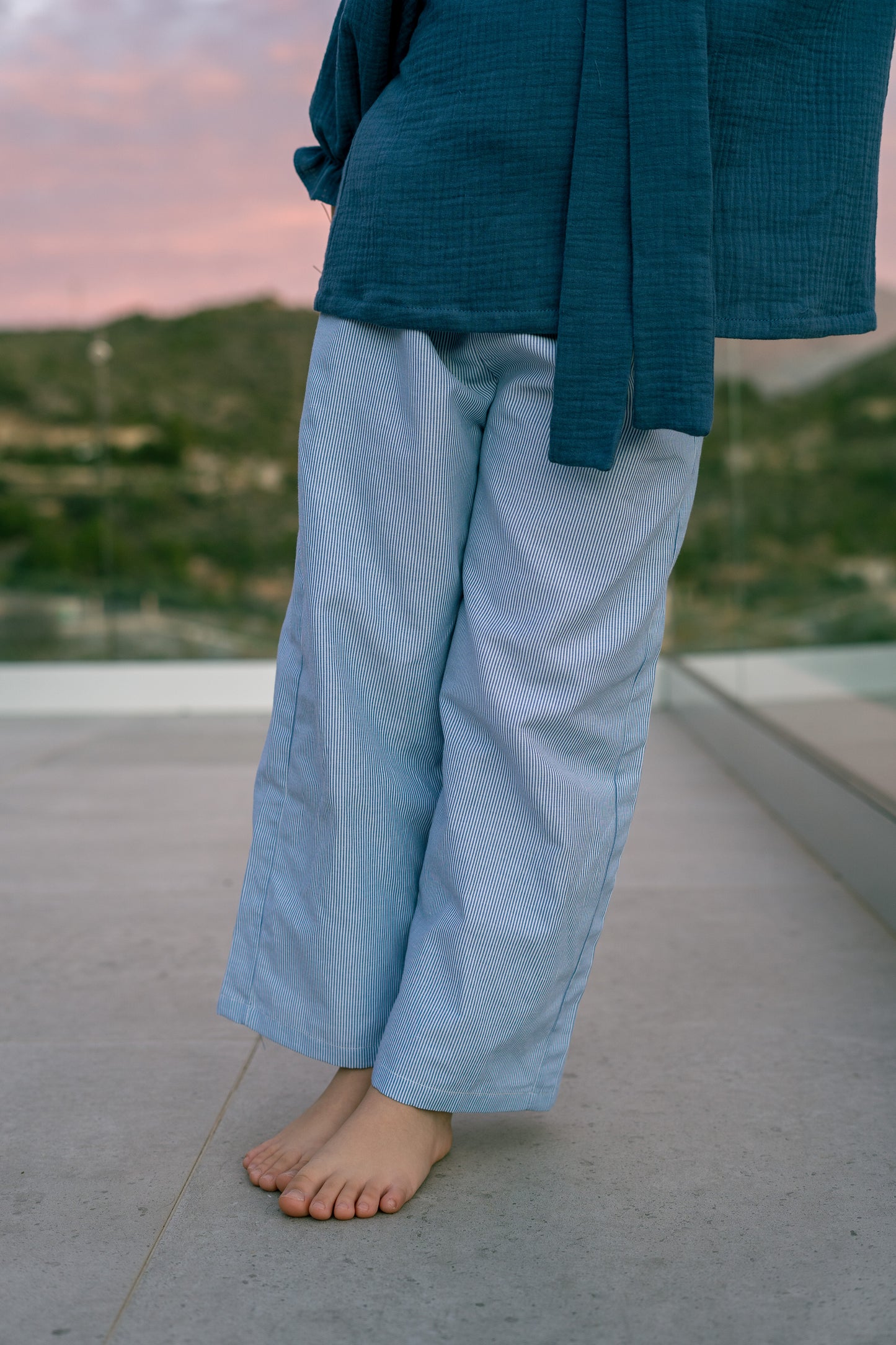 Pantalón recto rayas niña