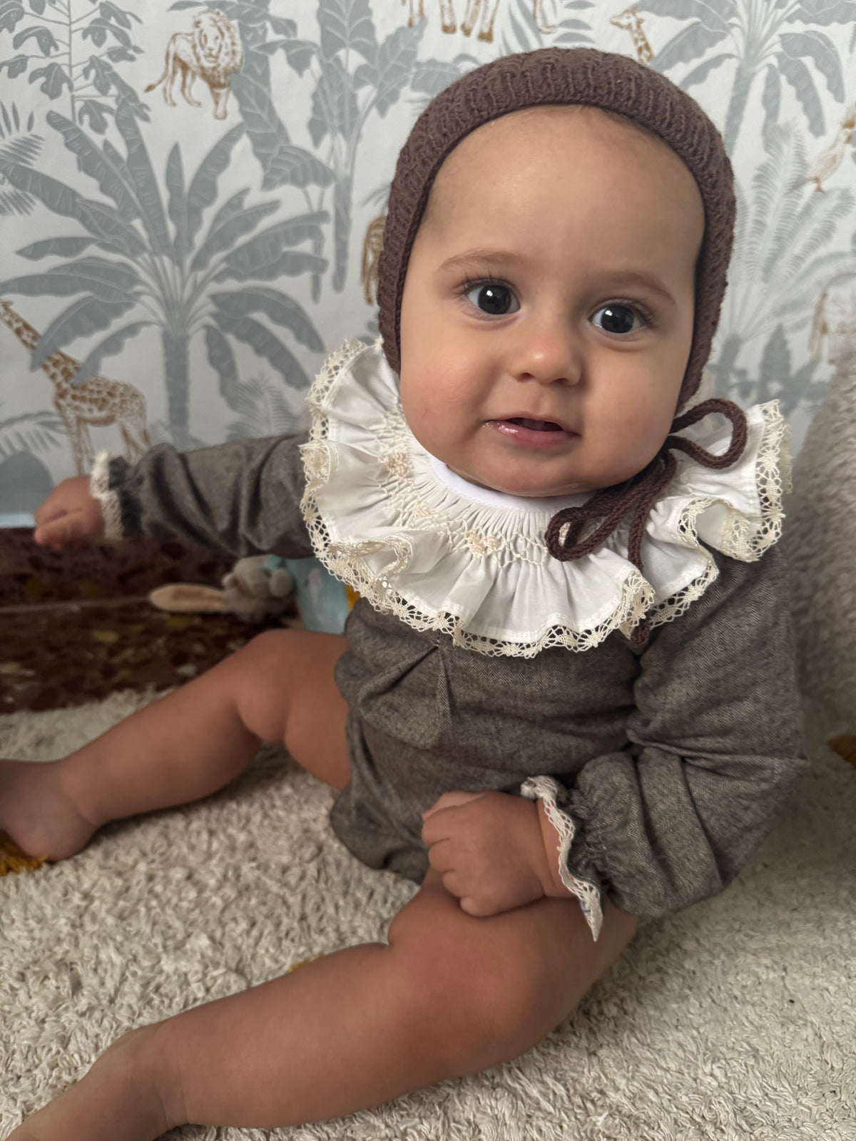 Pelele marrón smock