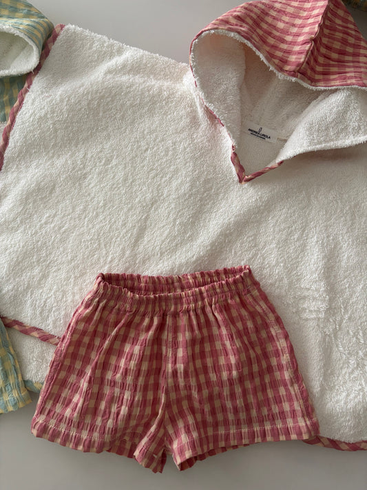 Capa blanca y rosa