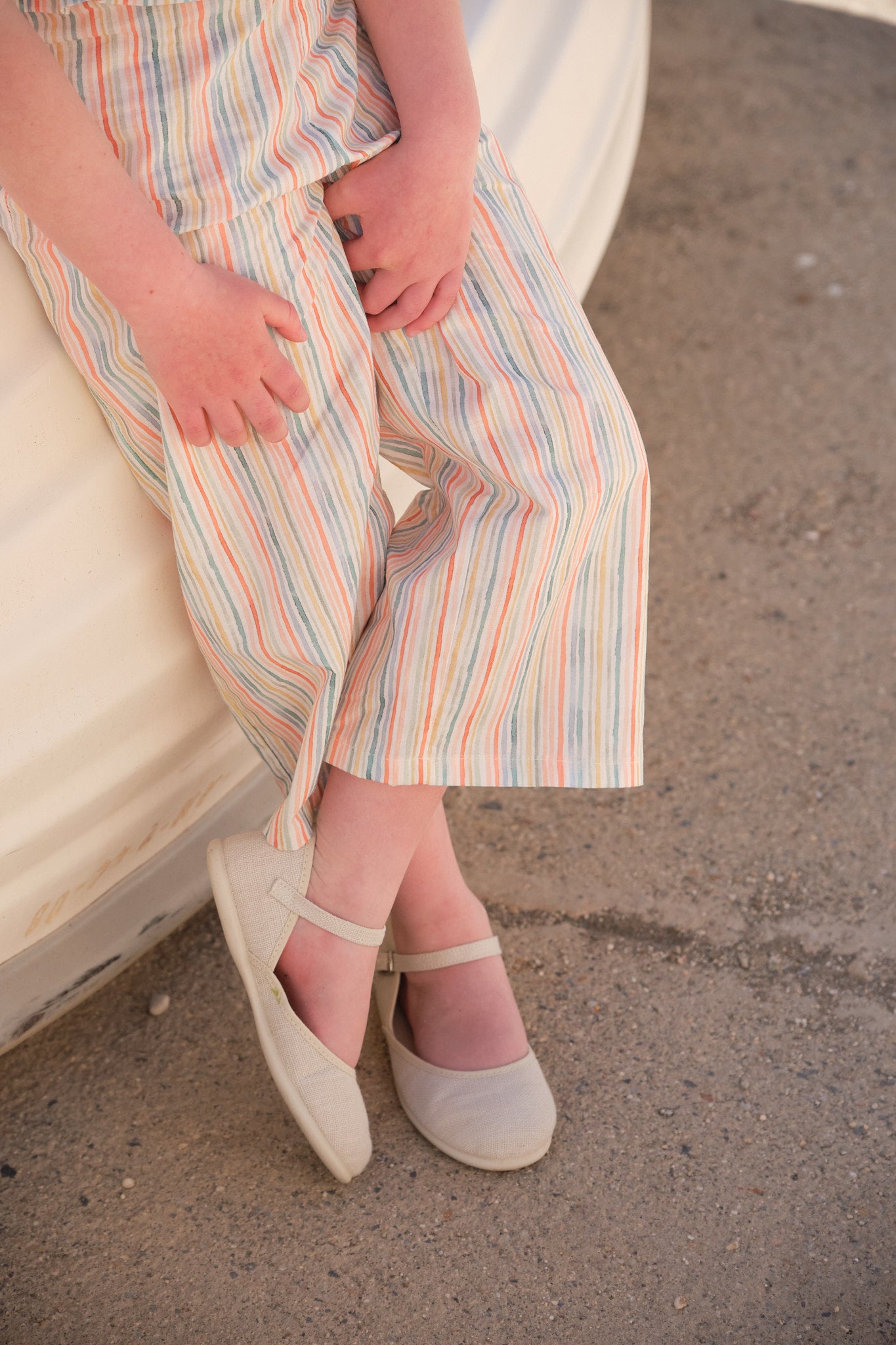 Pantalón largo rayas colores niña