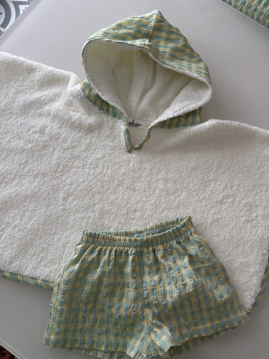 Capa blanca y verde